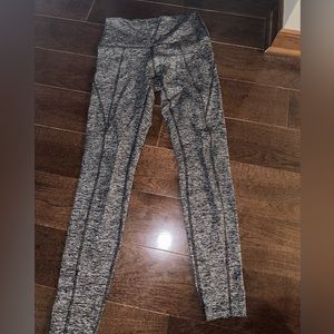 Pink brand leggings with pockets